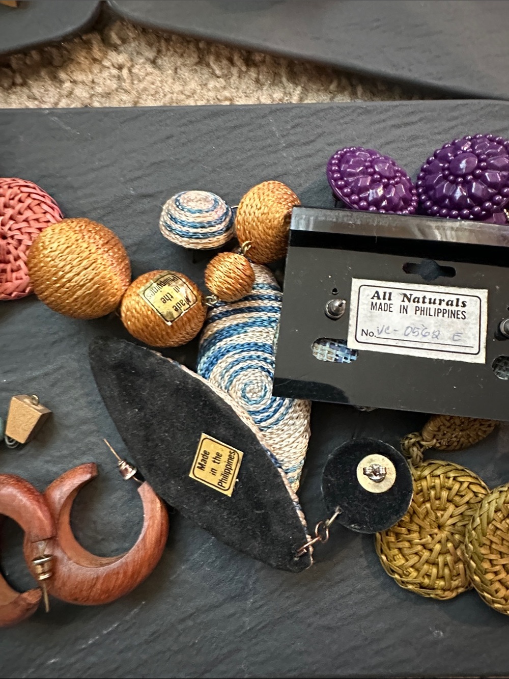 Assorted earrings/ring bundle set. - Picture 6 of 6